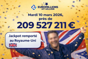 Visuel annonçant le jackpot EuroMillions de 209 527 211 € remporté au Royaume-Uni le mardi 10 mars 2026, devant un drapeau britannique